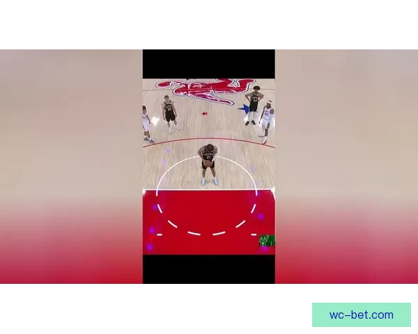 申京疑似腰部受伤多次捂腰返回更衣室比赛情况引关注